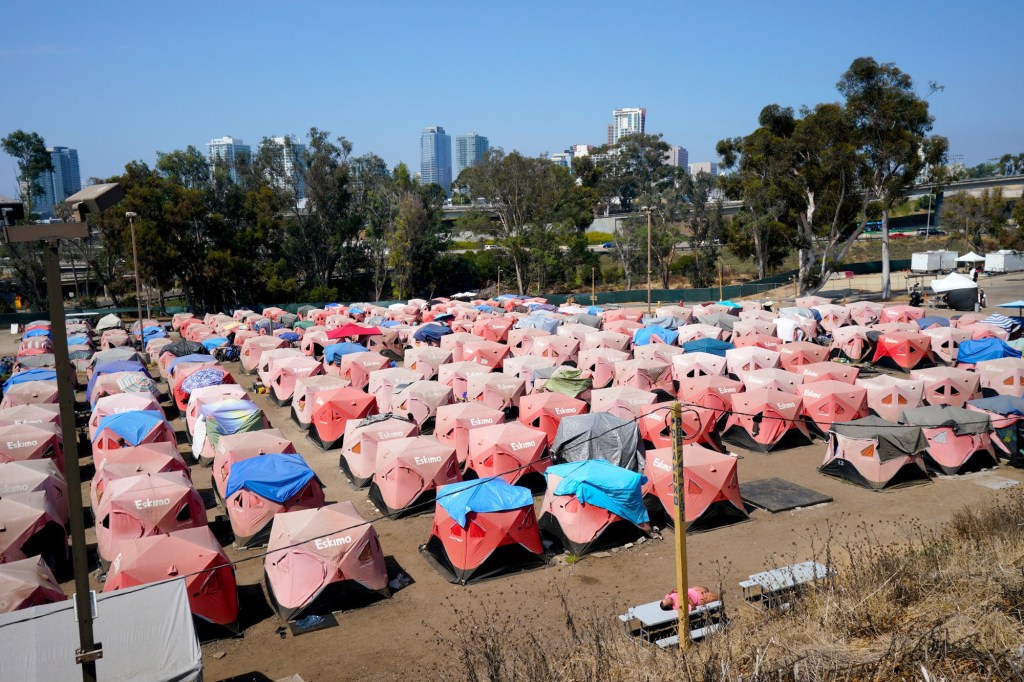 Mayor Gloria seeks lower-cost homeless programs in face of cuts – San Diego Union-Tribune
