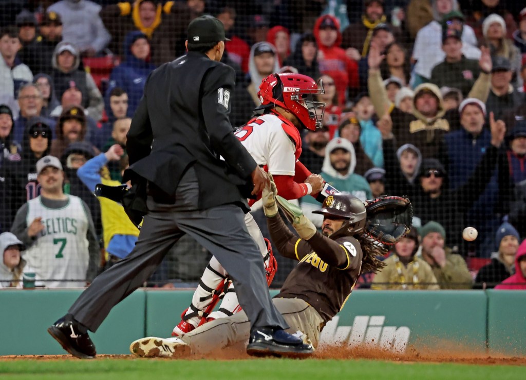 Fernando Tatis Jr., Ramón Laureano turn around Padres' fortunes in 9th inning for victory over Red Sox
