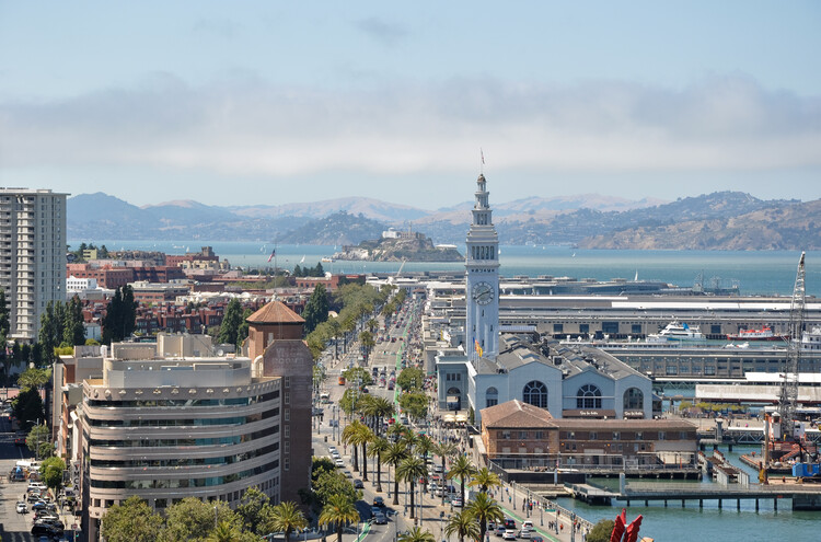 The Embarcadero Freeway: Elevated Infrastructure and Urban Regeneration in San Francisco - Image 1 of 8