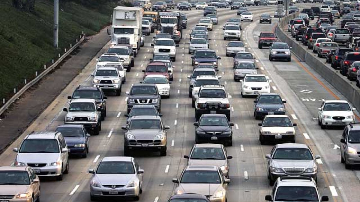 Grenade investigation closes 405 Freeway ramp near LAX – NBC Los Angeles