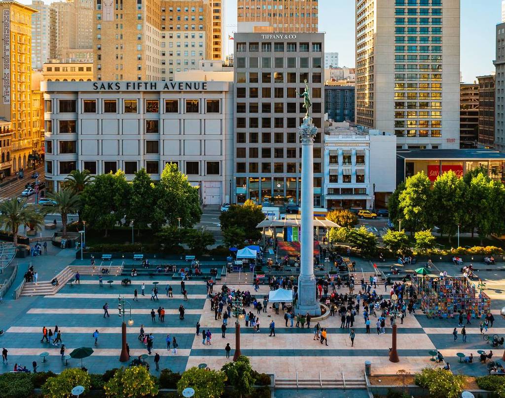 Union square on a sunny day in SF