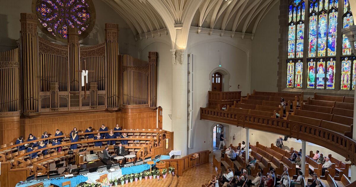 Inside a Southern California church, where Muslims, Jews and Christians all pray