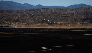 Crews make progress on Southern California wildfire
