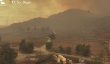 Southern California wildfire prompts evacuation orders