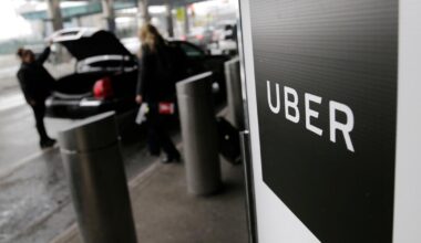 New lawsuit alleges Uber is violating drivers' rights. Here's how