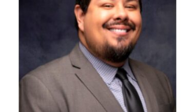 Ex-school board trustee messaged teens, called them 'sexy,' prosecutors say