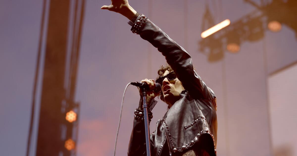 Coachella 2026: Sombr brings out Billy Corgan of the Smashing Pumpkins