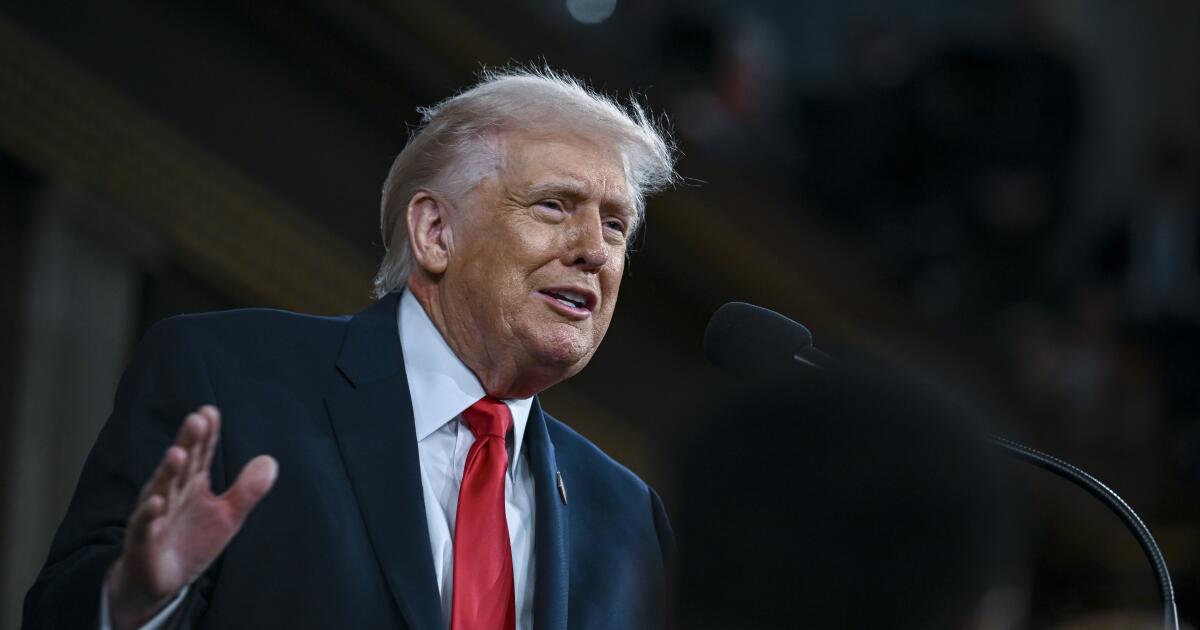 Column: Pay attention to the deficit, even if Trump won’t