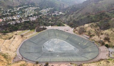 Palisades reservoir that was empty during fire is dry again. Residents aren't happy about it