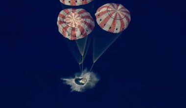 Artemis II crew safely splash down off San Diego coast after historic moon mission
