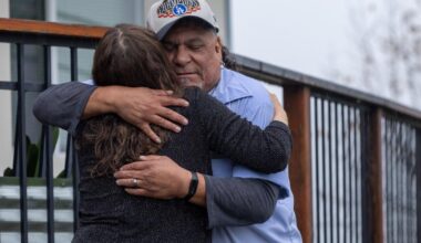 This L.A. mailman retired after 42 years. Hundreds showed up to his farewell party