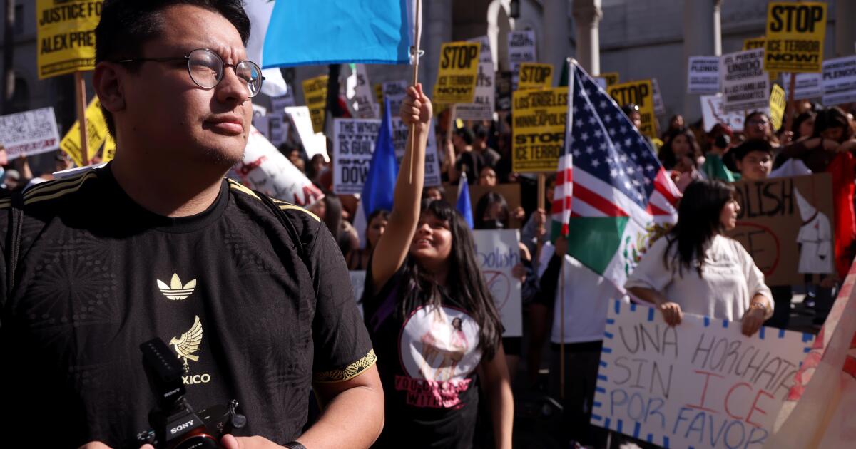 'Amateur hour at the U.S. attorney's office': L.A. prosecutors face more losses in protest cases