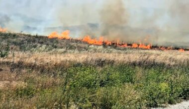 Two fires break out in Southern California in Santa Ana winds, triggering evacuations