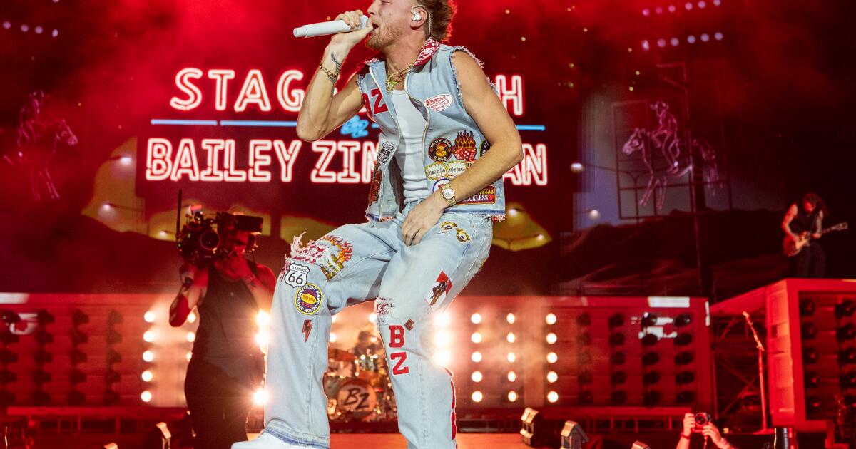 10 minutes backstage with Bailey Zimmerman at Stagecoach