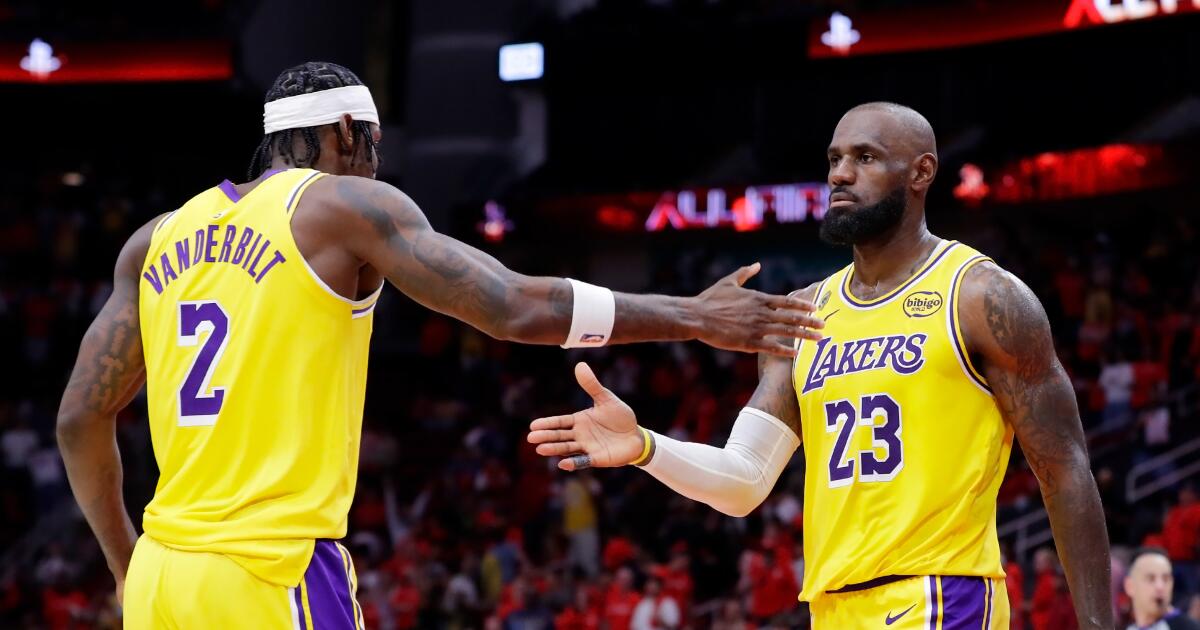 LeBron James, Lakers showcase their clutch-time prowess vs. Rockets