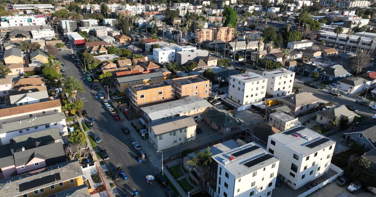 L.A. voters doubt government can fix housing affordability, poll finds