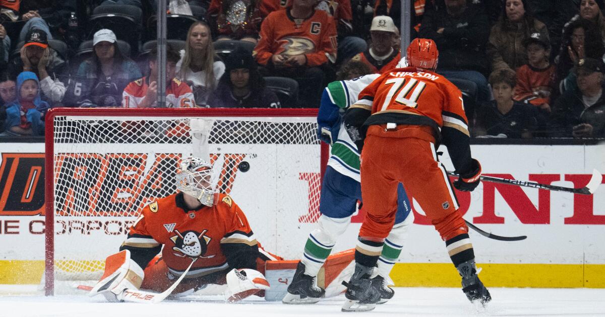'I wanted to complete that wish tonight.' Ducks lose as playoff berth remains just out of reach