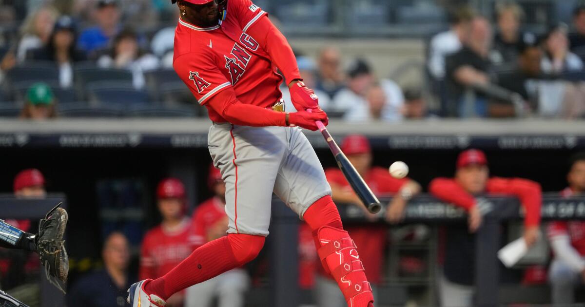 Angels hit five home runs and defeat Yankees