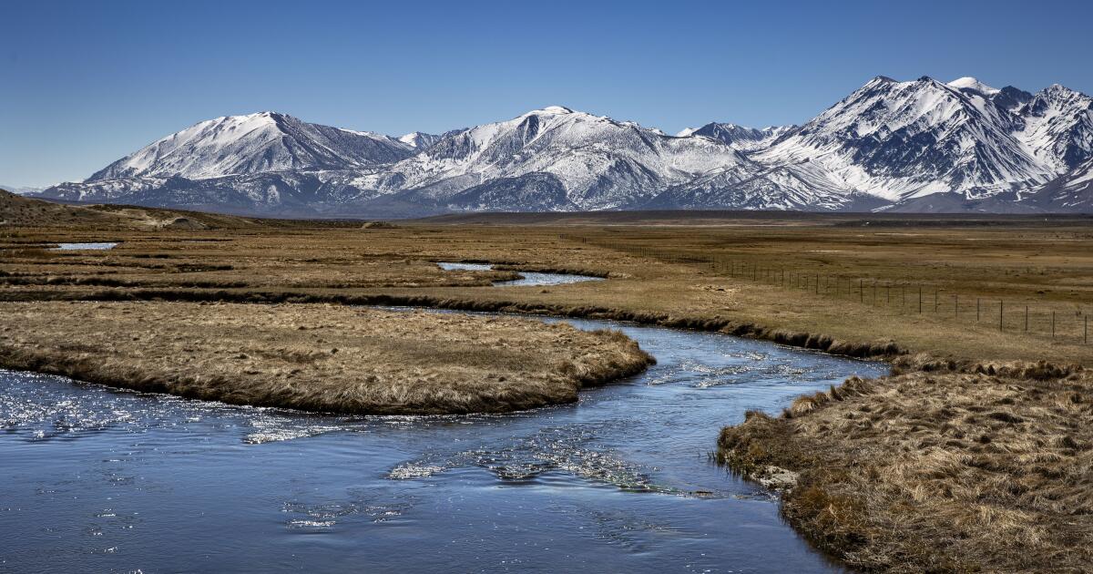Extreme heats leaves California mountains in a snow drought