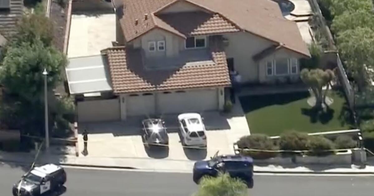 O.C. deputies shoot suspect who charged them after a disturbance call