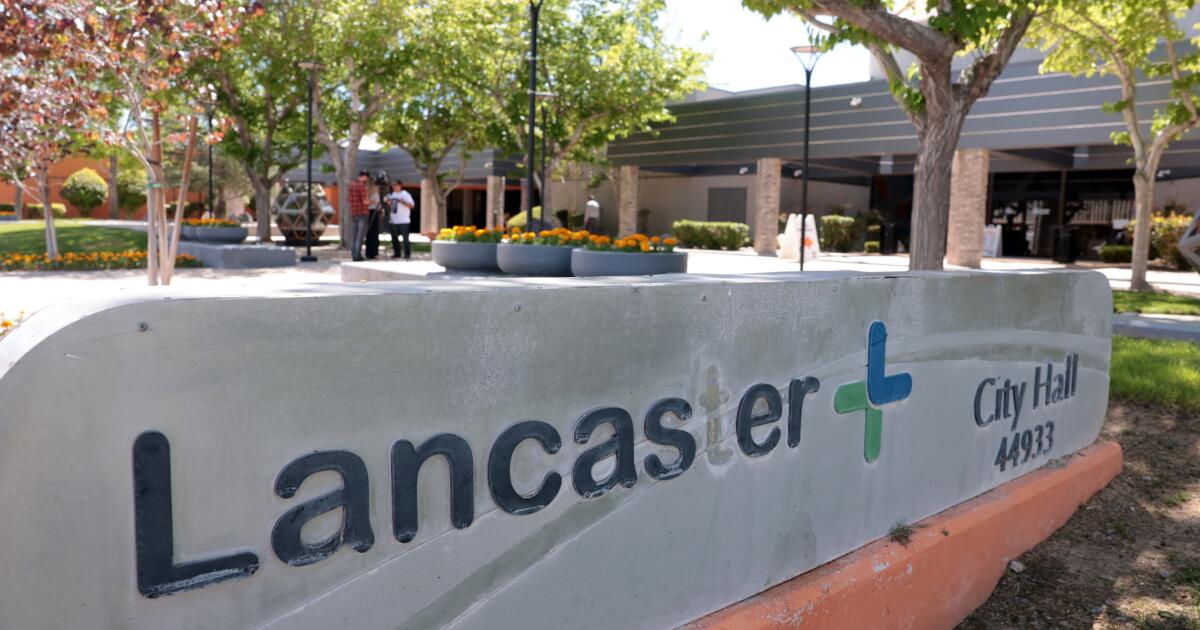 FBI searches Lancaster City Hall, homes of council members in corruption probe