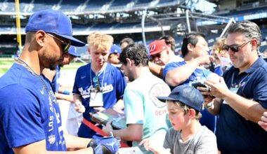 Mookie Betts and Dodgers in wait-and-see mode with his injury