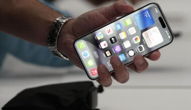 Supreme Court weighs phone searches to find criminals amid complaints of 'digital dragnets'