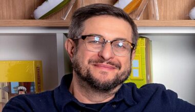 'Bob's Burgers' actor Eugene Mirman hospitalized after fiery crash