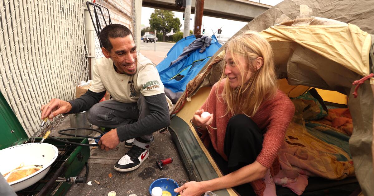 Under L.A. mayor's $300-million homeless program, 40% have returned to the street