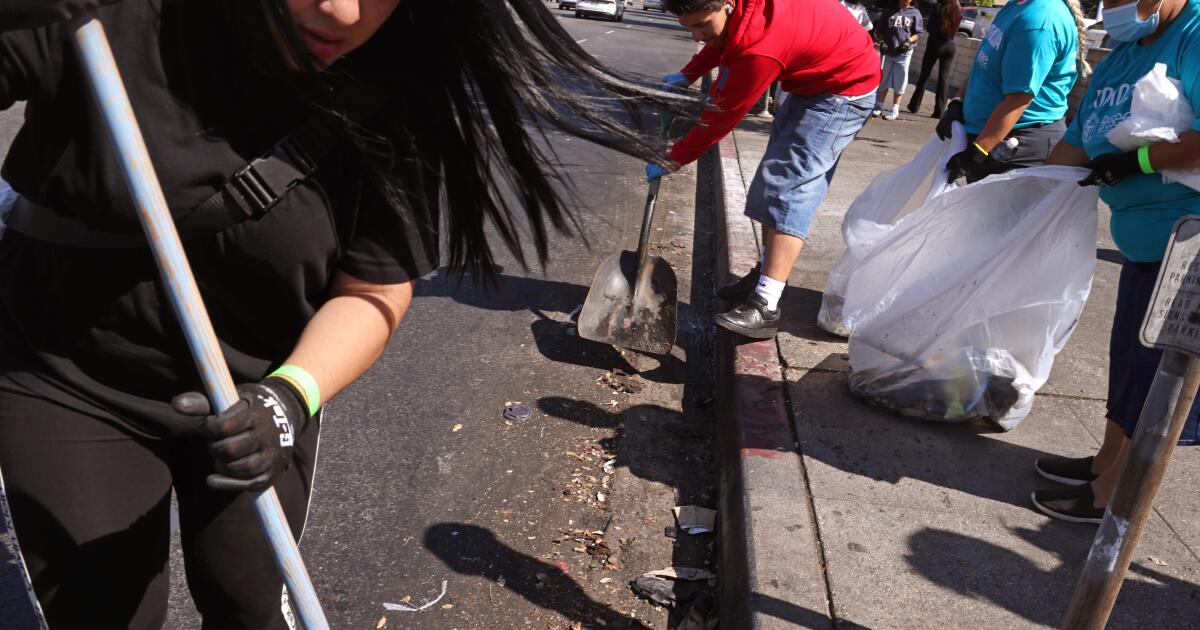 Hollywood residents want more for their tax dollars. Councilman says he's trying