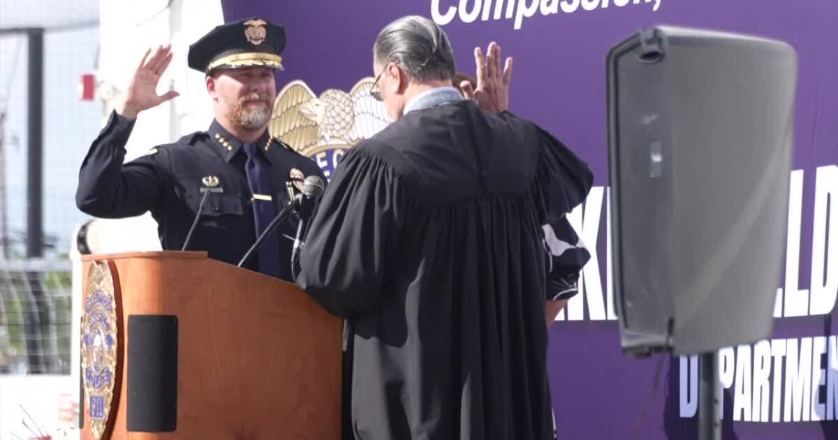 Bakersfield swears in Brent Stratton as new police chief