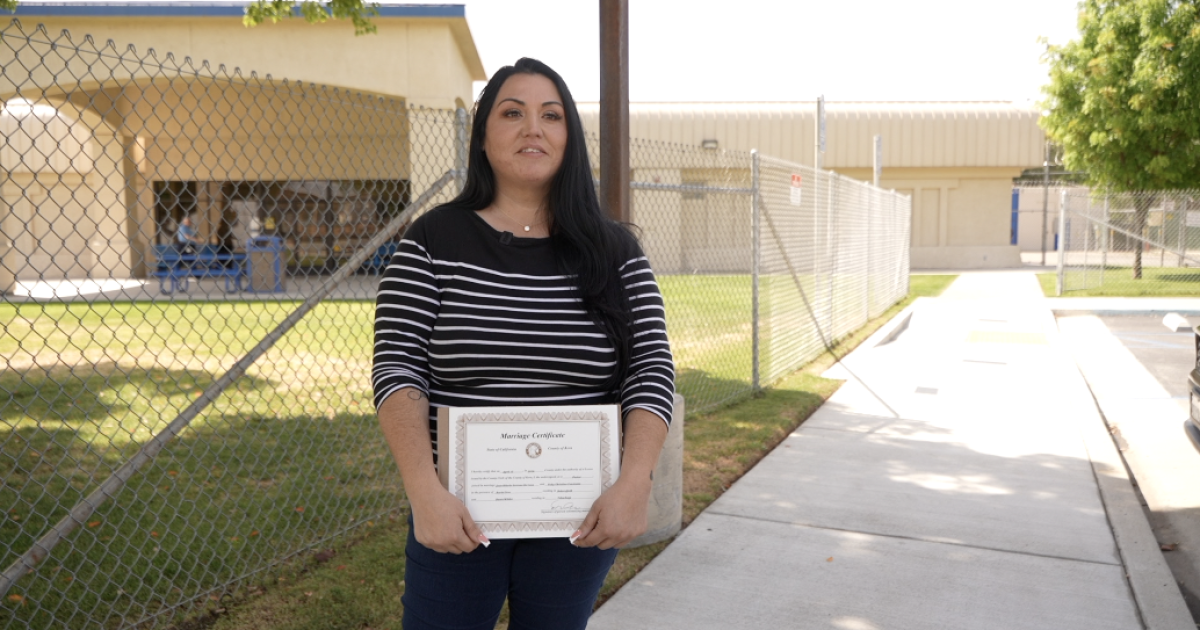 Couple marries inside Bakersfield ICE detention facility