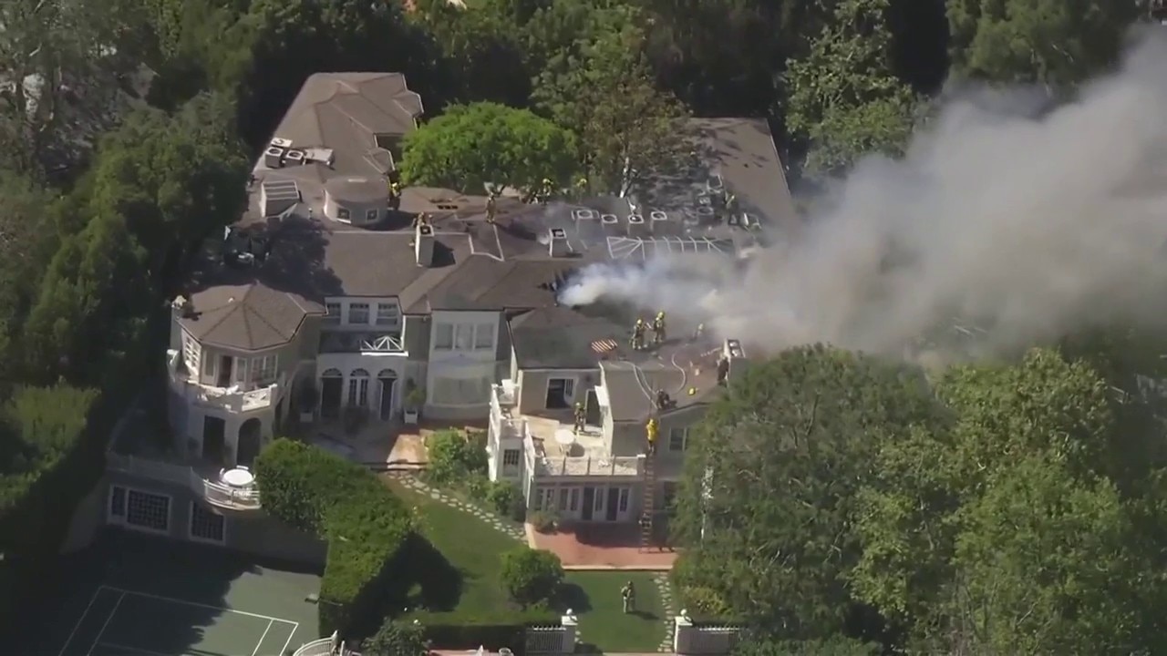 Fire breaks out at Beverly Crest home