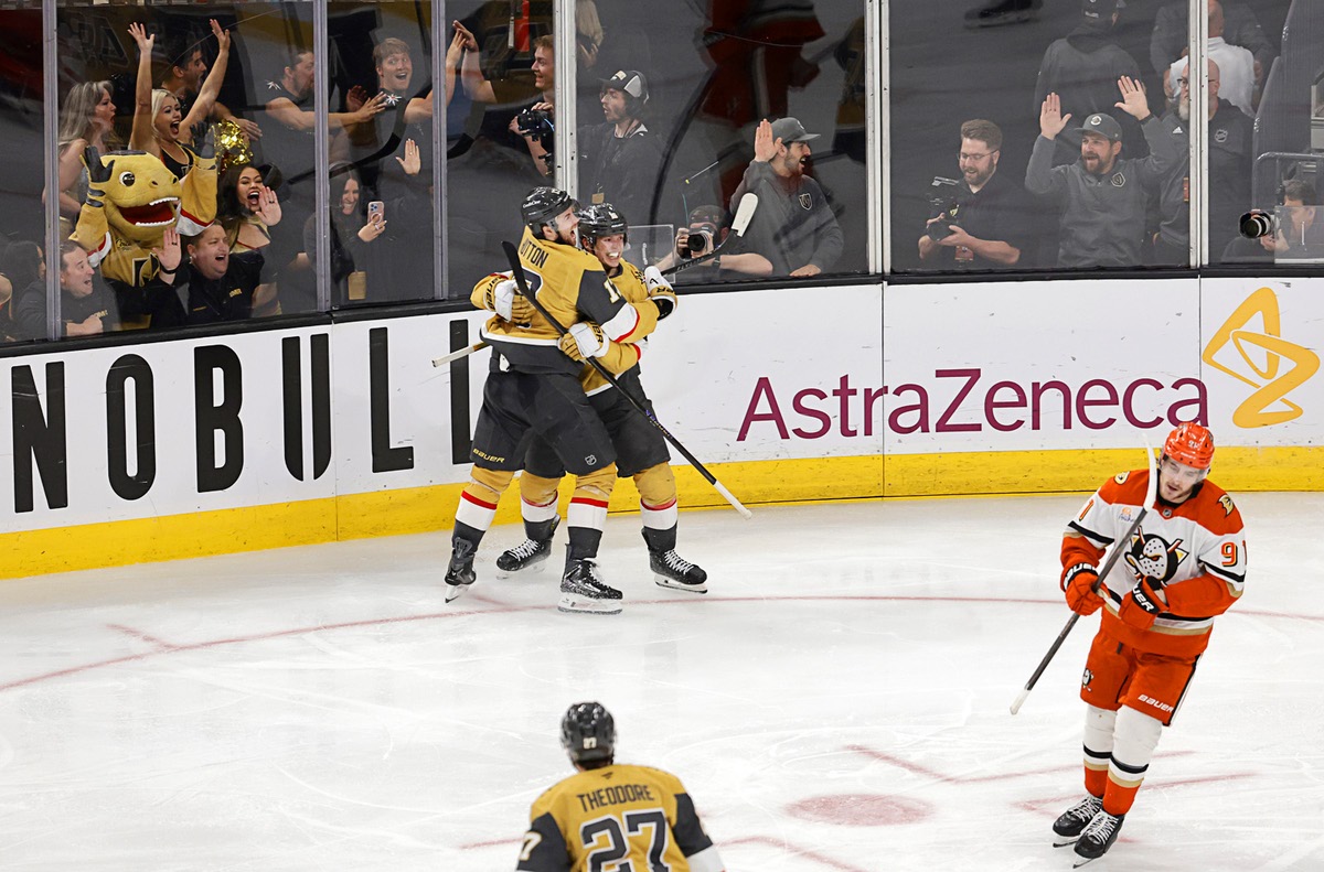 Pavel Dorofeyev saves Golden Knights again, comes of age in playoffs -
Las Vegas Sun News