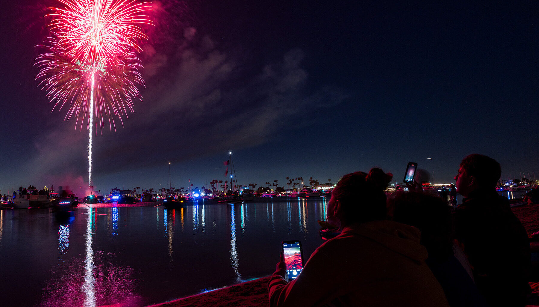 Long Beach wants supersized July 4 fireworks show with barges up and down its coast • Long Beach Post News