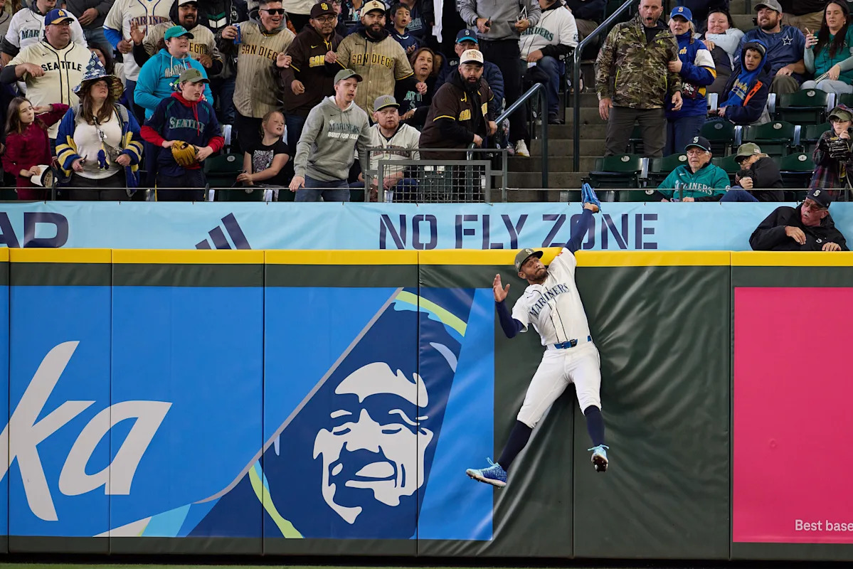 Out-thundered and sundered, San Diego squashes Seattle 7-4