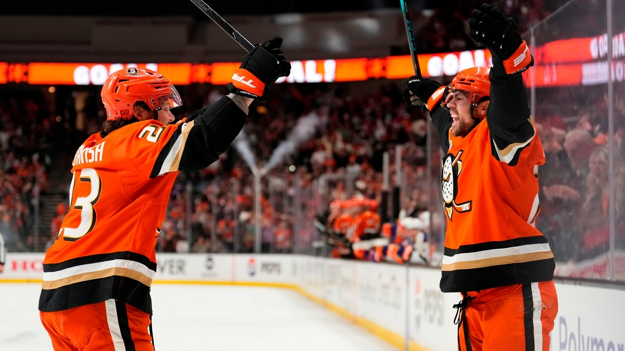 Carlsson, Terry lead Ducks to 5-2 win in Game 6, eliminating the 2-time conference champ Oilers