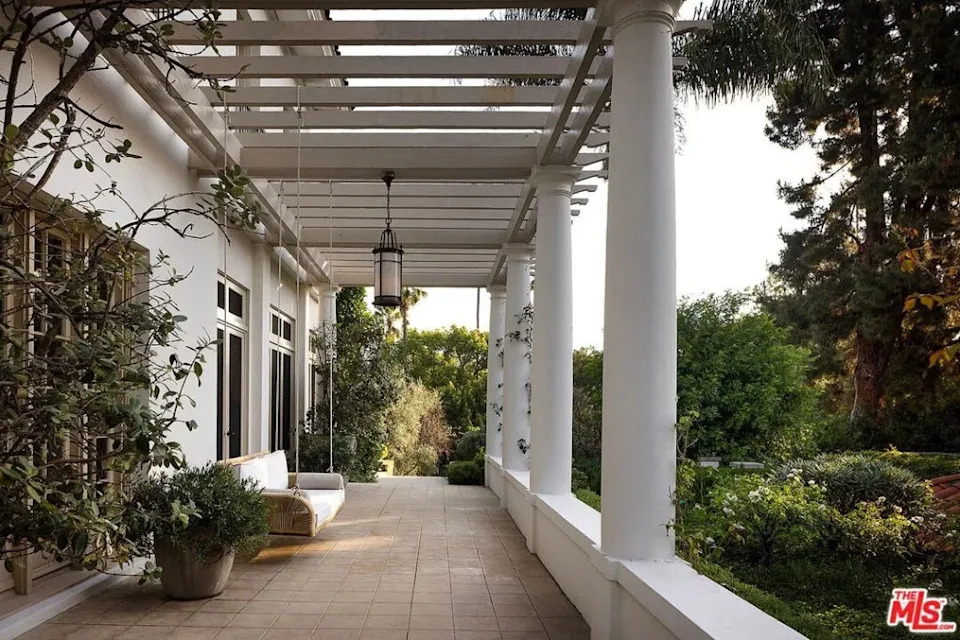The actress also owns several properties in Cambodia, purchasing her first dwelling in the country soon after she adopted her son, Maddox Andrew Bramasco / Realtor.com