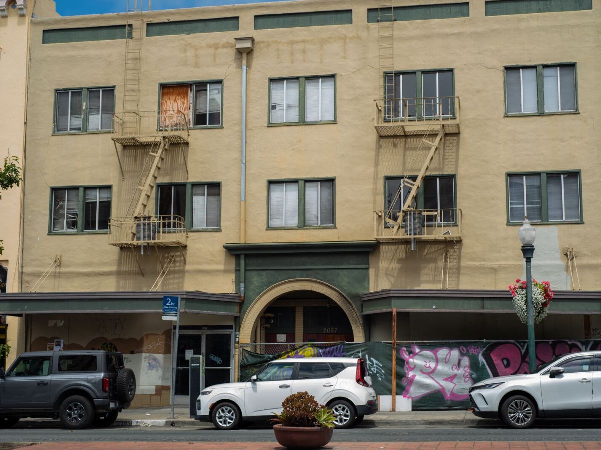 The Berkeley buildings with the most vacant housing units