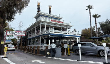 A frozen waffle empire spawned the Bay Area's weirdest car wash