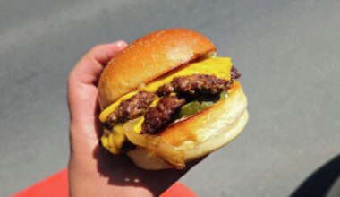 Della Fattoria makes one of Wine Country’s best burgers