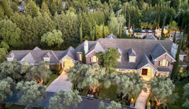 Steph Curry's former Bay Area compound is back on the market