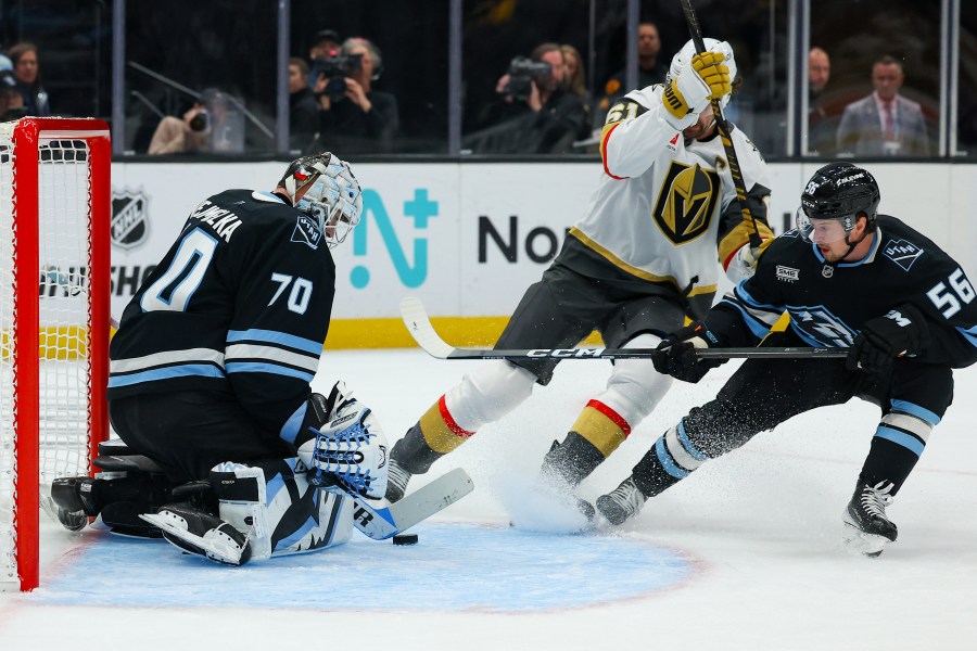 Golden Knights defeat Mammoth 5-1, advance to 2nd round to play Anaheim Ducks
