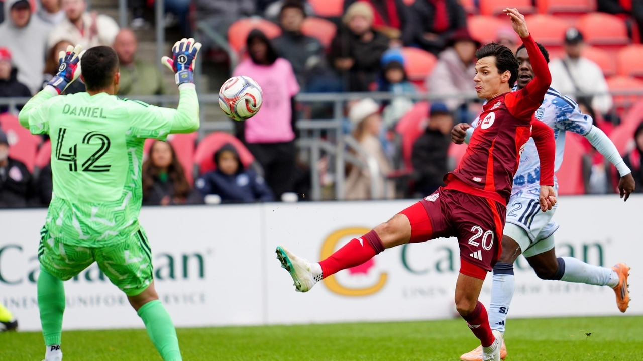 Defender Reid Roberts has spectacular save to help Earthquakes earn 1-1 draw with Toronto
