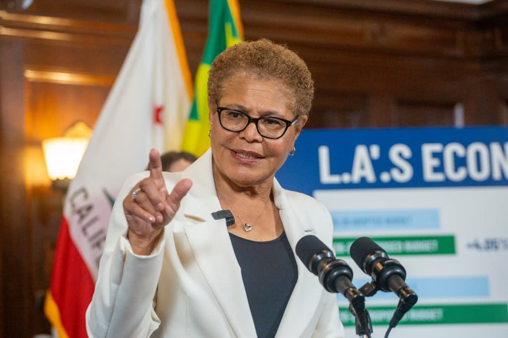 Mayor Karen Bass Unveils Proposed FY 2026–2027 City Budget at City Hall on Monday April 20, 2026. Ringo Chiu