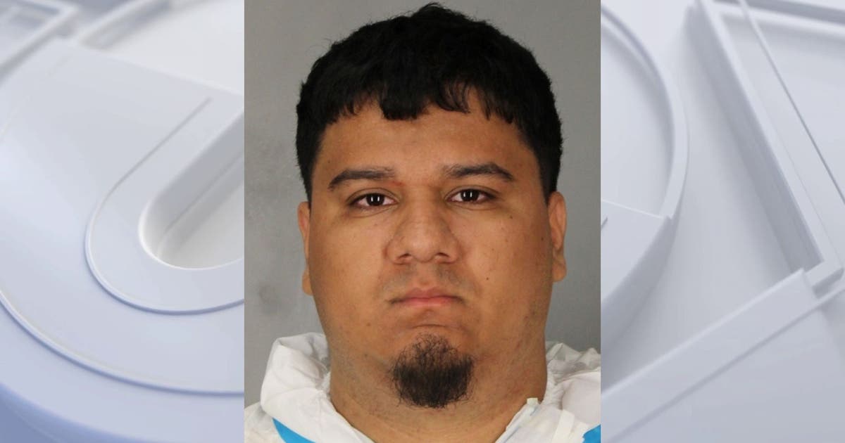 Man charged with stabbing 2 women to death on Long Island