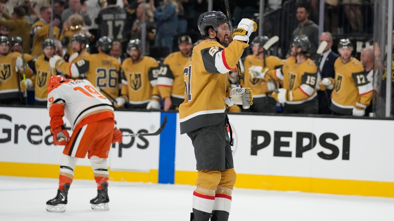 Barbashev scores late on disputed goal as the Golden Knights beat the Ducks 3-1 in Game 1