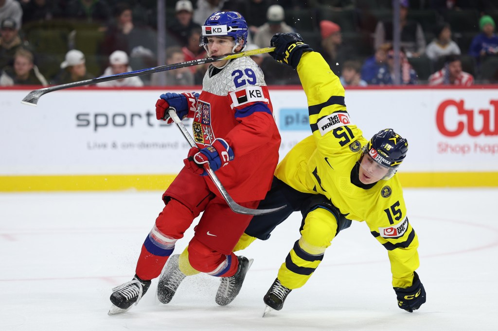 San Jose Sharks to pick No. 2 in NHL draft; Toronto Maple Leafs win lottery