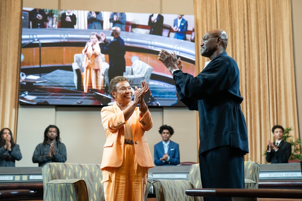 Barbara Lee gives actor and Oakland resident Delroy Lindo a key to the city – Marin Independent Journal