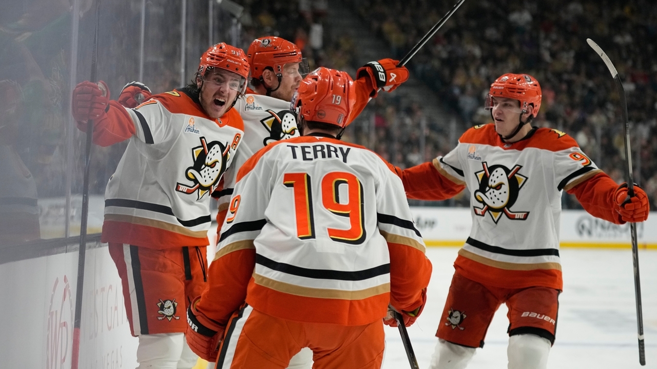 Anaheim Ducks are learning to thrive in playoff pressure heading into Game 3 vs Golden Knights